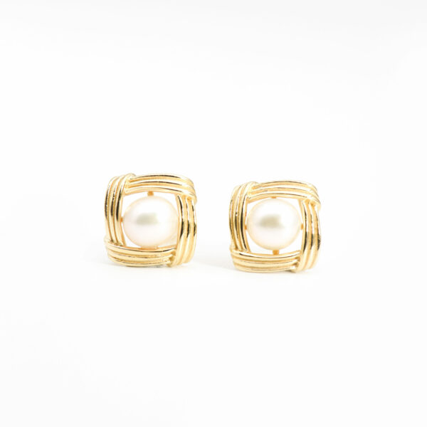 Golden Aurora Pearls Earstud - Image 2