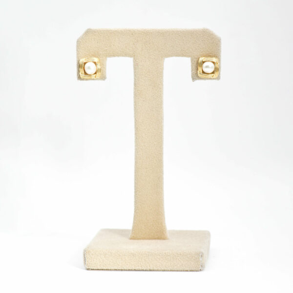 Golden Aurora Pearls Earstud - Image 3