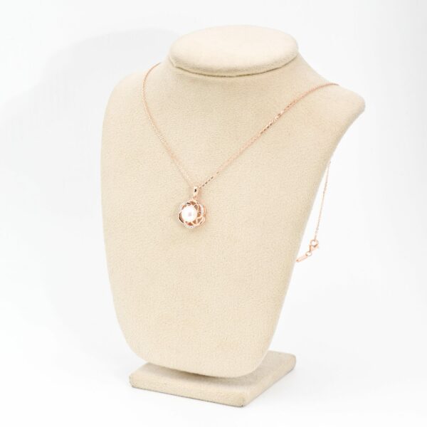 Pearl & Gleam Pendant - Image 3