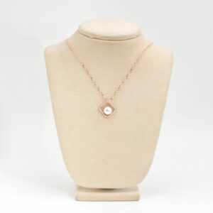 Pearlaura Pendant