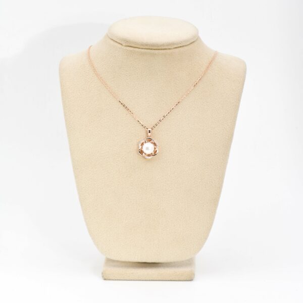 Pearl & Gleam Pendant