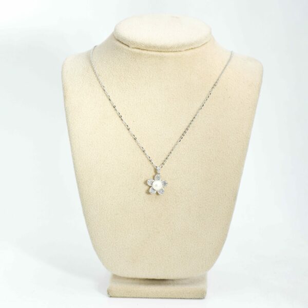 Floral Pearl Pendant