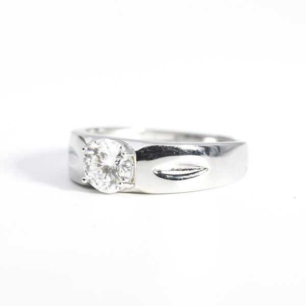 Zirca Glow Ring - Image 2