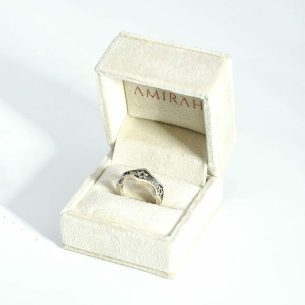 The Heritage Band Ring - Image 3