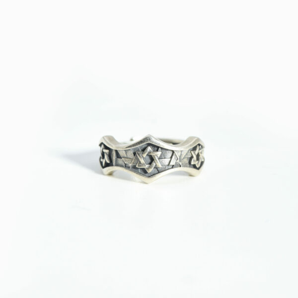 The Heritage Band Ring