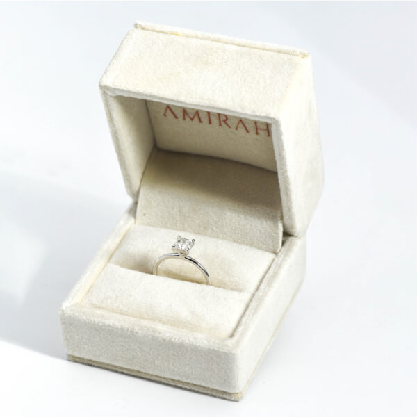 Queen’s Grace Diamond Ring - Image 3