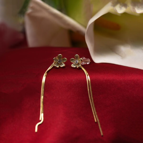 Floral Dangle Earring - Image 4
