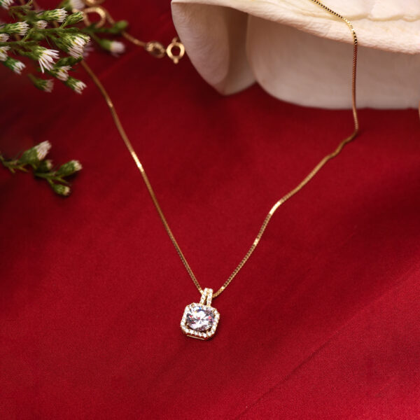 Golden FrostBite Sparkle Pendant - Image 4