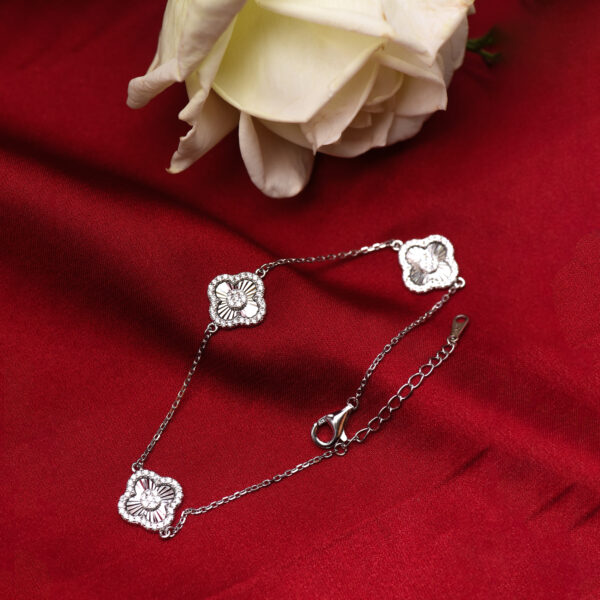 Shiny Clover Bracelet - Image 4