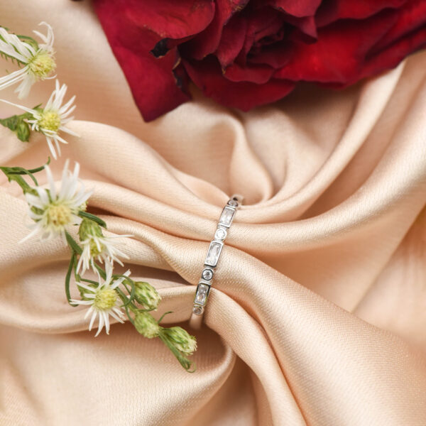 Twinkle Band Ring - Image 4