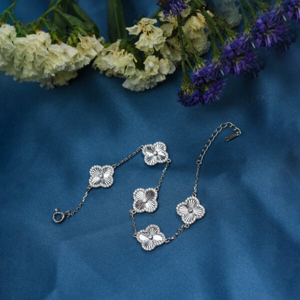 Twinkle Clover Bracelet - Image 4