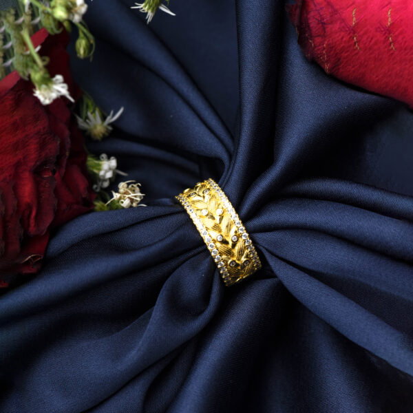 Golden Majesty Ring