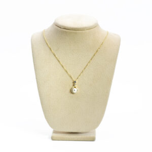 Golden Elegance Drop Pendant