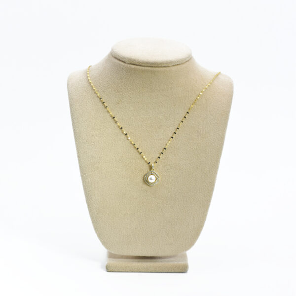 Glow Queen Pendant