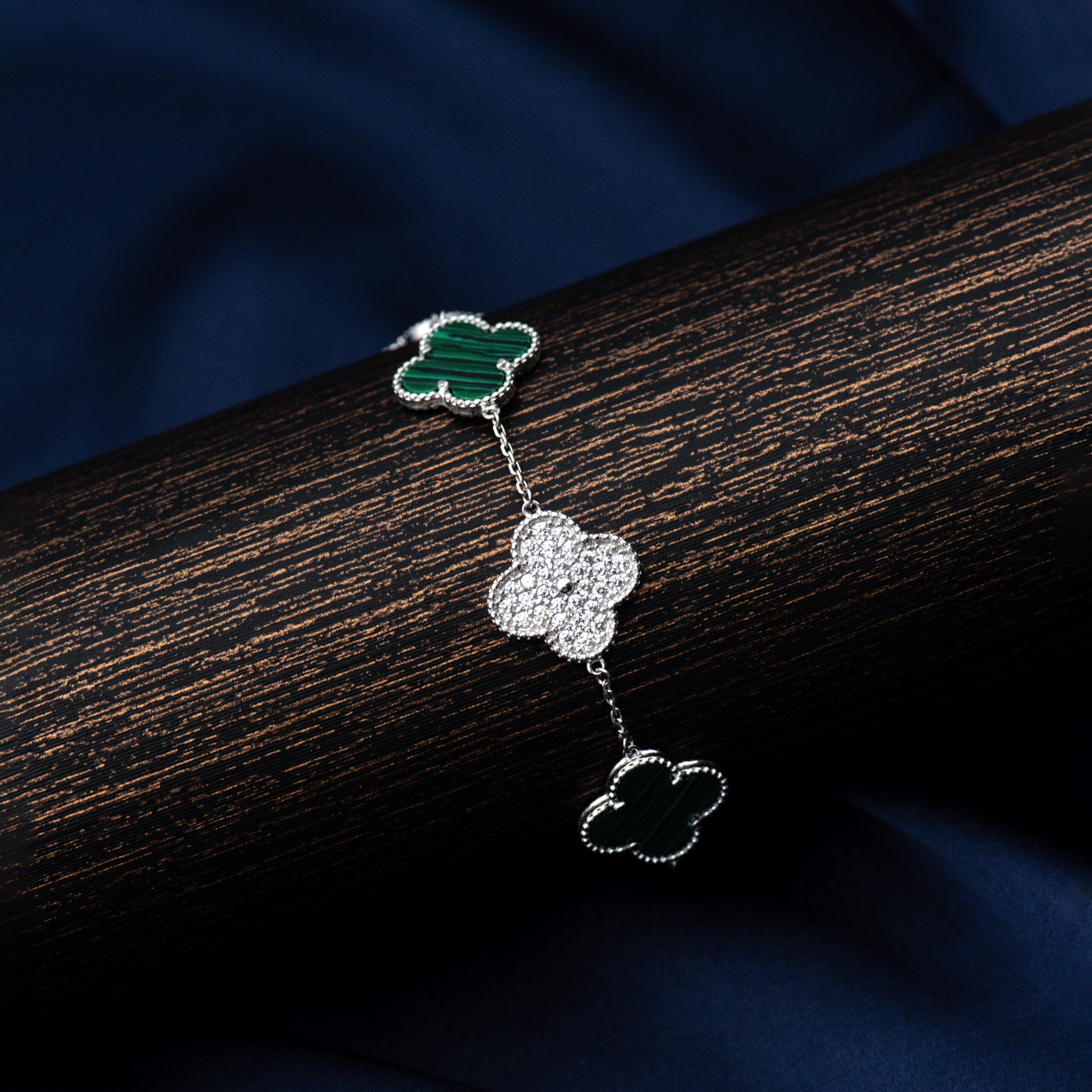 Green Aura Clover Bracelet