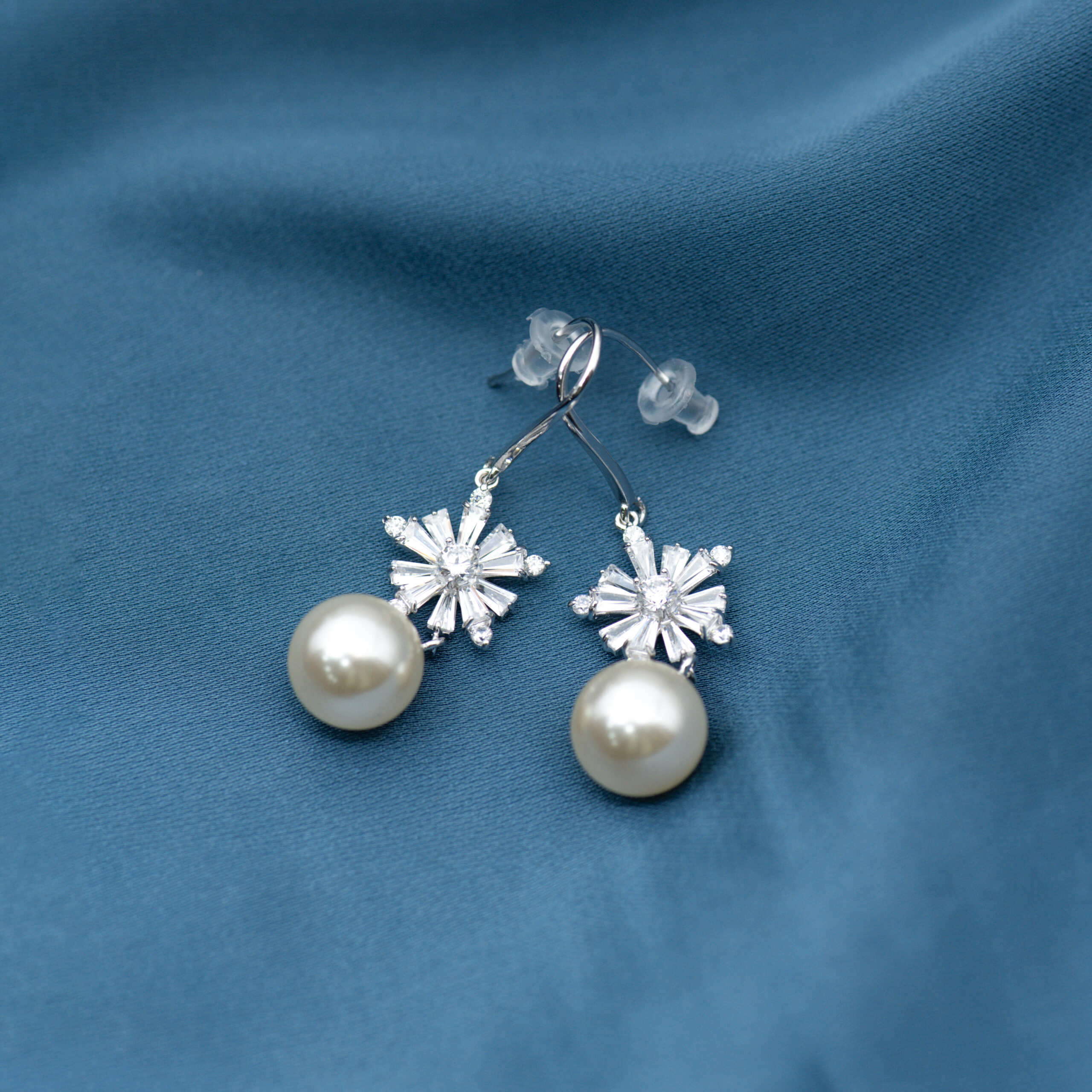 Snow Pearl Radiance Earring