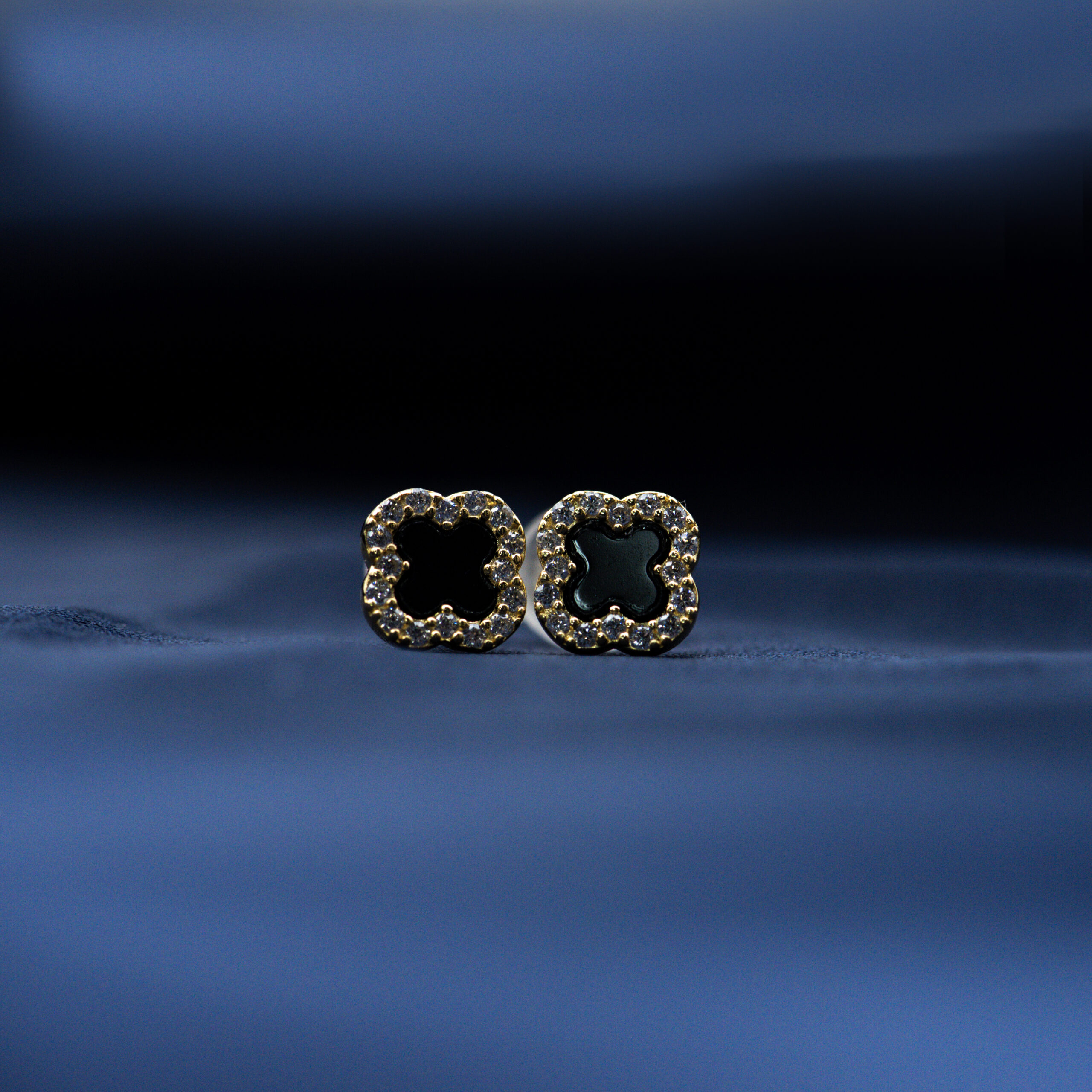 Golden Clover Elegance Earring