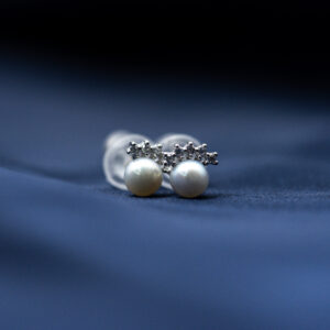 Pearl Gleam Earring