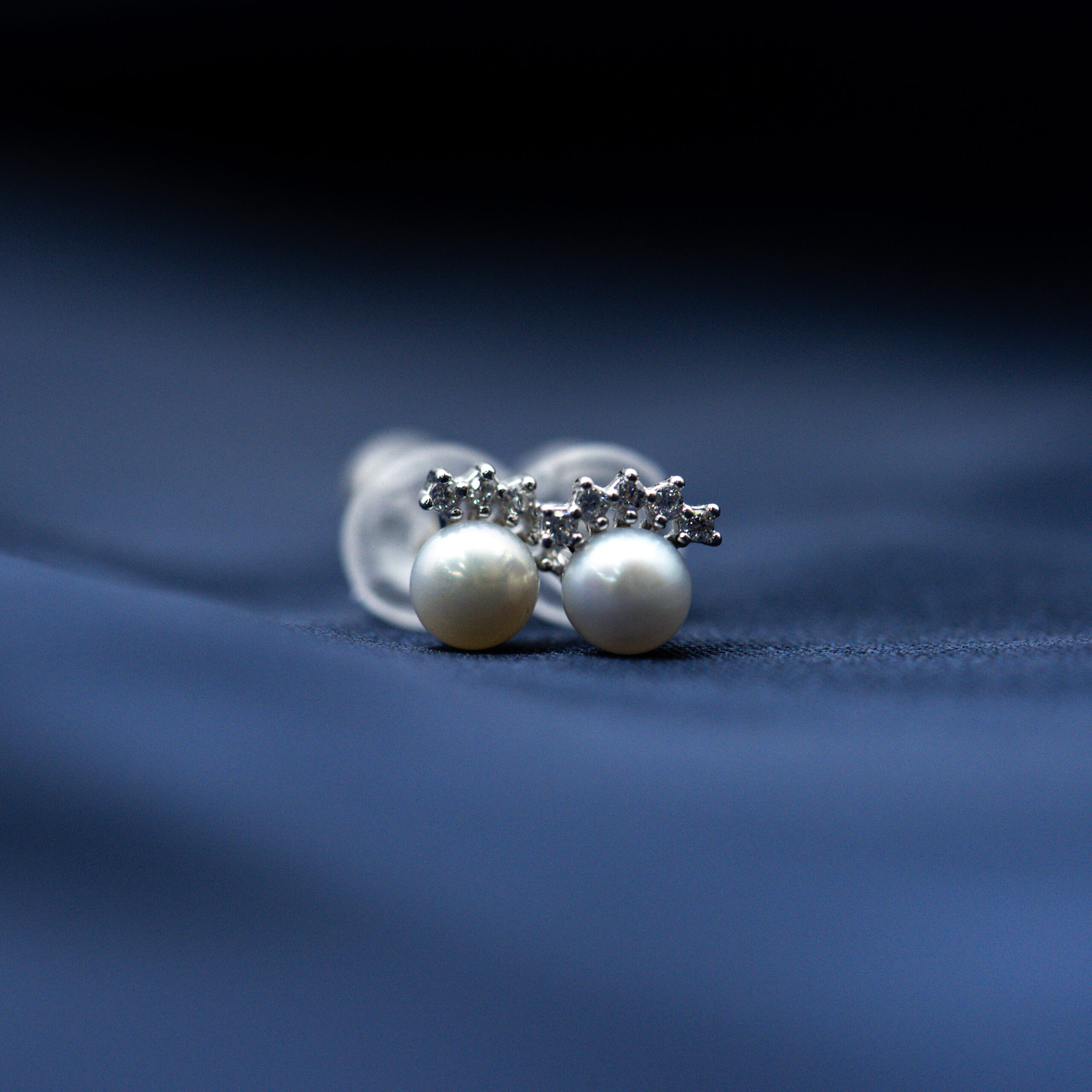 Pearl Gleam Earring