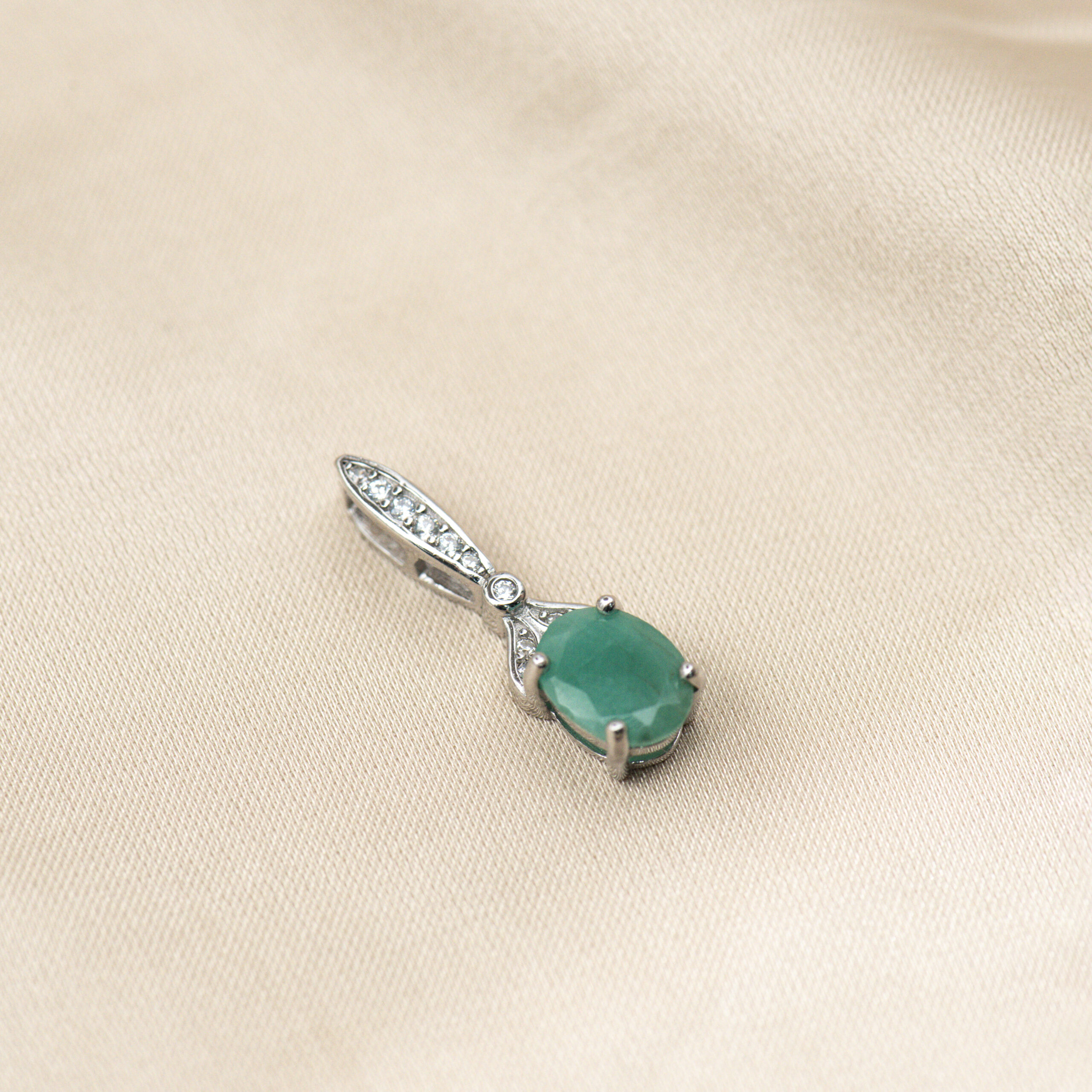 Emerald Aura Pendant
